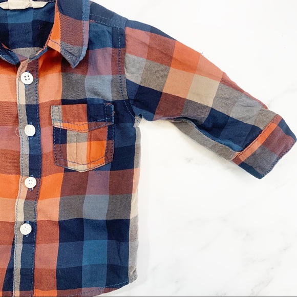 Button down - Picture 2 of 3